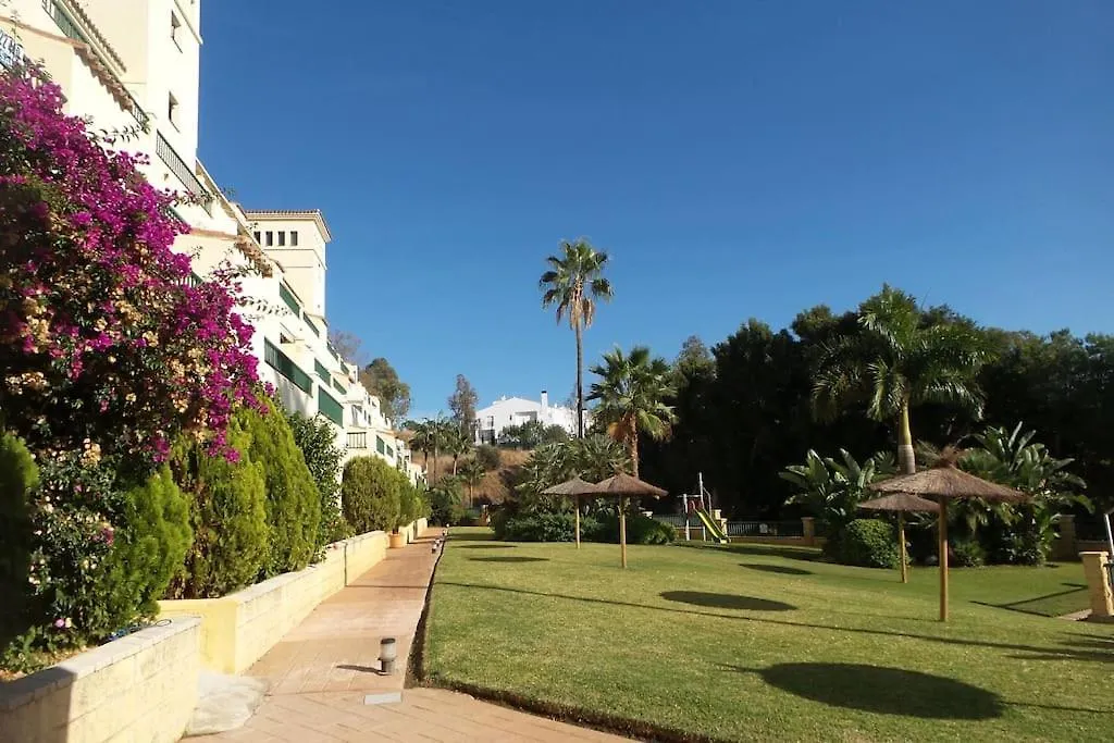 Beautiful Flat With Views In Las Acacias Бенальмадена