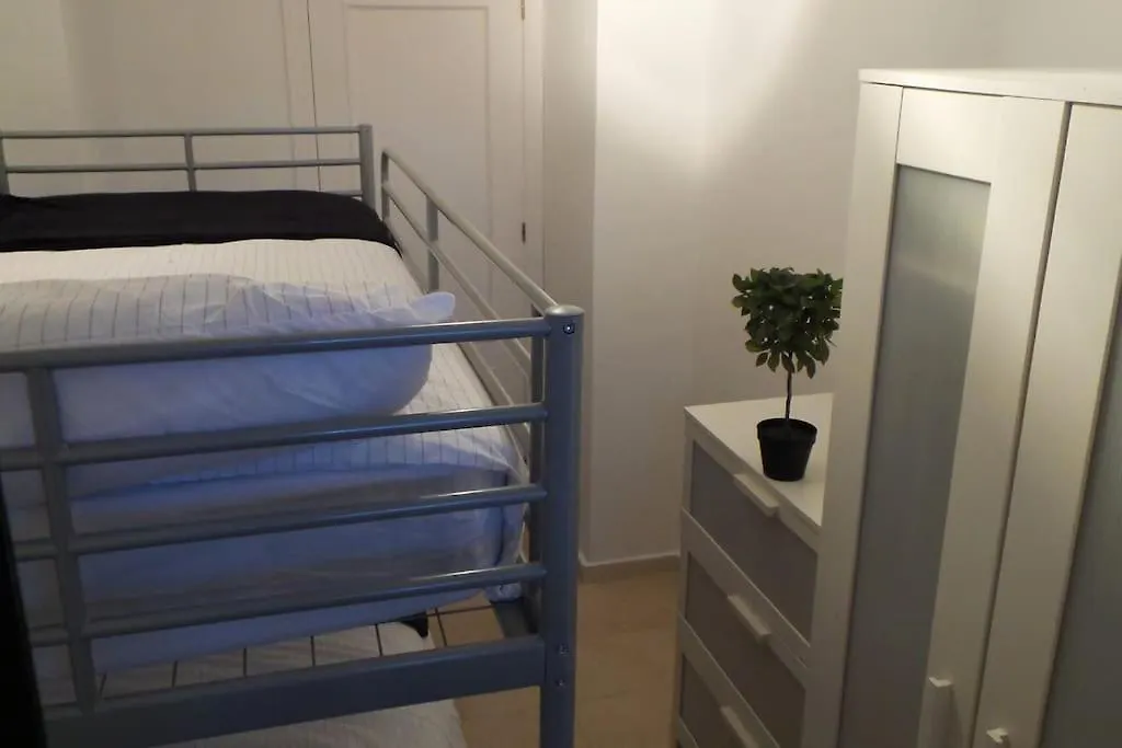 度假居 Beautiful Flat With Views In Las Acacias 贝纳尔马德纳